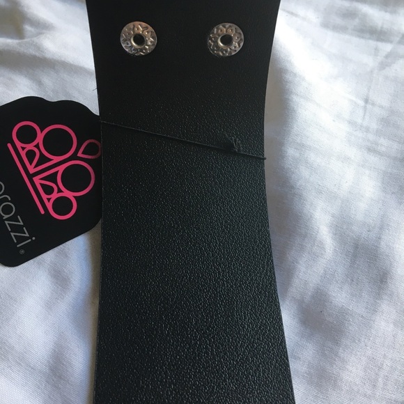 Paparazzi Bold Bracelet - Picture 7 of 8